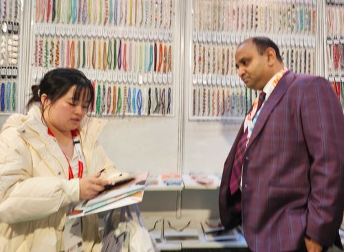 ultimo caso aziendale circa 2024 Hong Kong Jewelry & Gems Show