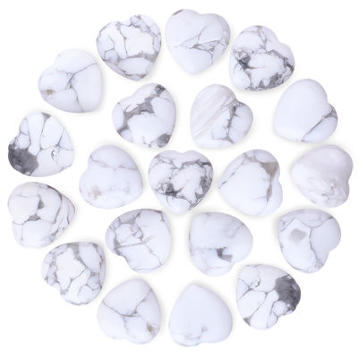 Bianco turchese in forma di cuore pietre di guarigione 0,8 pollici per la produzione di gioielli