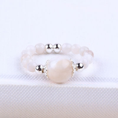 Anello a perline di gemma a mano a 4 mm regolabile anello di pietra d'agata bianca elastico per indossare tutti i giorni