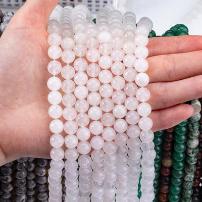 Perle di quarzo rotondo e limpido Perle di cristallo curative per la produzione di gioielli