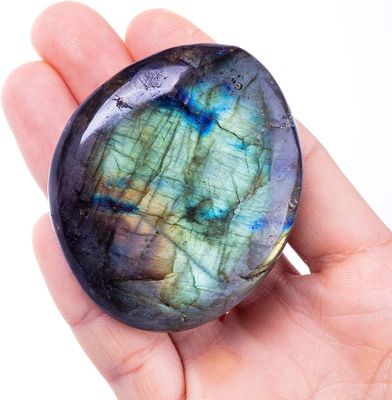 Pietra di palma di labradorite naturale curativa lucidata di tasca Pietra di roccia di labradorite irregolare Pietra di preoccupazione rilasciante di ansia