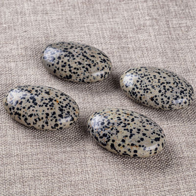 Pietra di palma dalmata naturale lucidata di giaspo pietra ovale di cristallo dalmata pietra energetica per la decorazione degli edifici