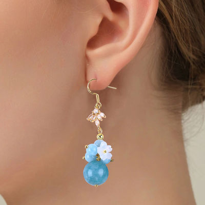 Acquamarino di cristallo personalizzato fai da te con incanto di fiori bianchi orecchini a forma rotonda per abbigliamento quotidiano