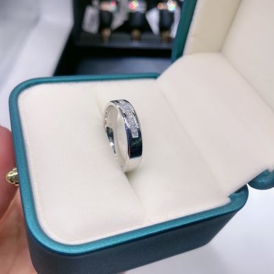 Anello di fidanzamento in oro Moissanite diamante 18 carati colore personalizzato
