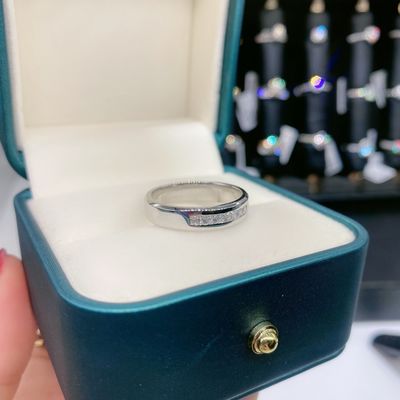 Anello di fidanzamento in oro Moissanite diamante 18 carati colore personalizzato