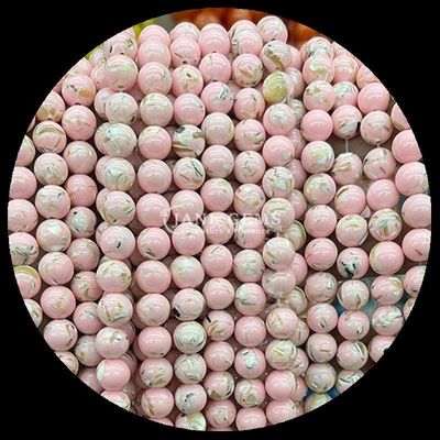 Braccialetti, perle di gemma, fili di perle turchesi per la realizzazione di gioielli fai da te.